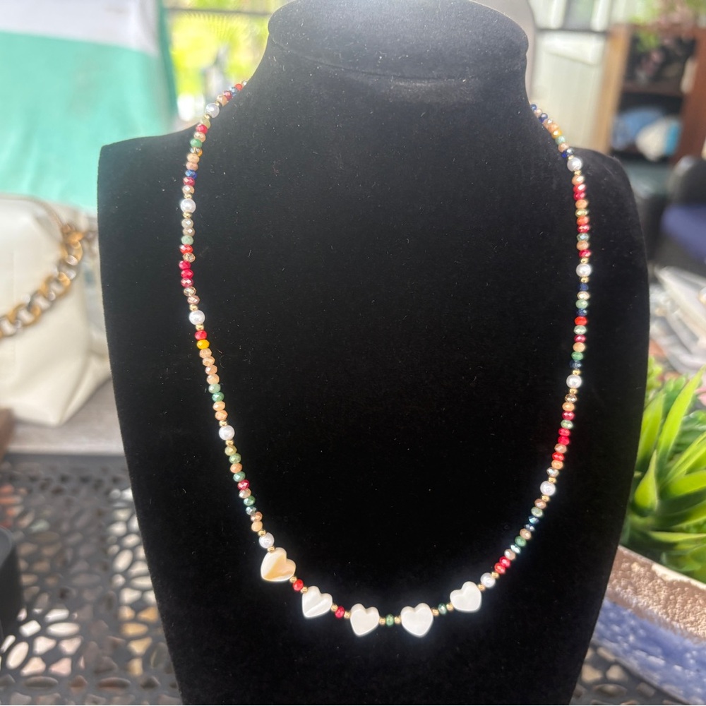 New, Adorable Multicolor Heart Beaded Necklace - Picture 1 of 4